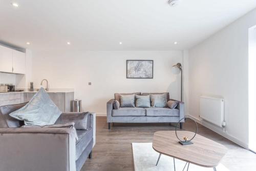 Stunning 2 bed apartment in a brand new development - image 6
