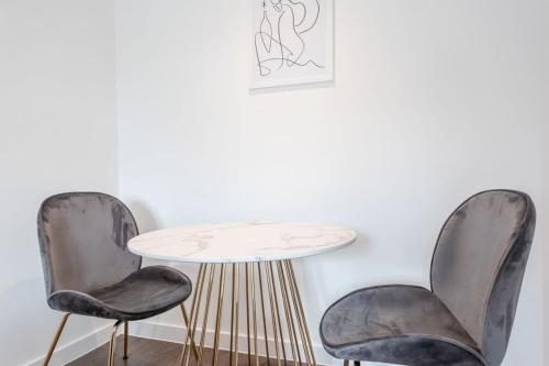 Stunning 1 bed apartment in a brand new development - image 5