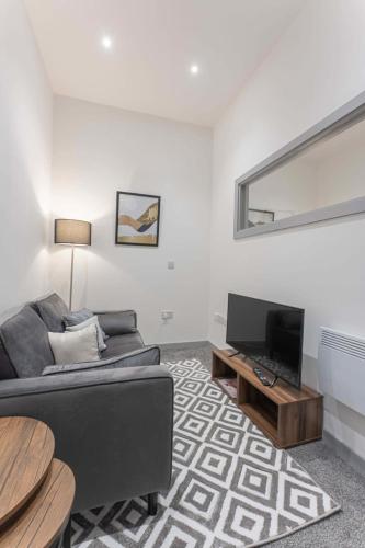 Modern 1 Bedroom Apartment in Dudley