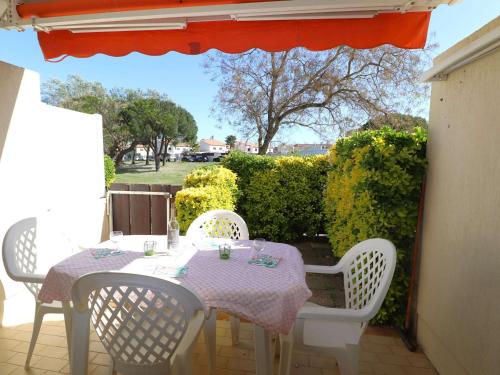 Apartment room in Appartement 2 pièces cabine avec jardin et parking animaux admis - FR-1-307-257