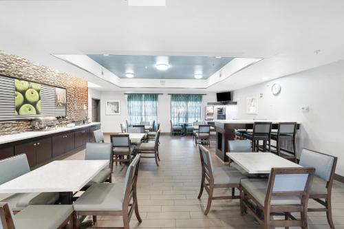 La Quinta Inn & Suites by Wyndham Houston Hobby Airport - 편의 시설/서비스