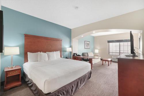 La Quinta by Wyndham Houston Hobby Airport