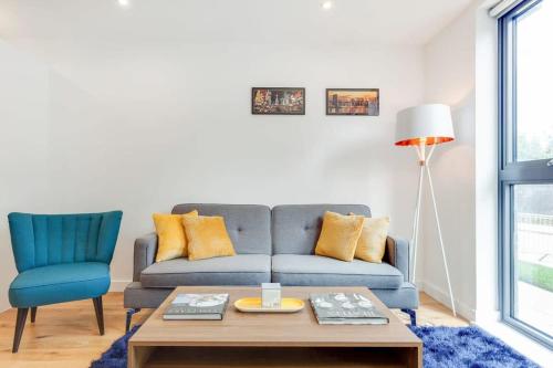 Modern and Stylish 1Bed Flat Centrally Located - image 3