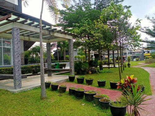 KL2-4pax studio nr KTM&Midvalley KL2-4pax studio nr KTM&Midvalley