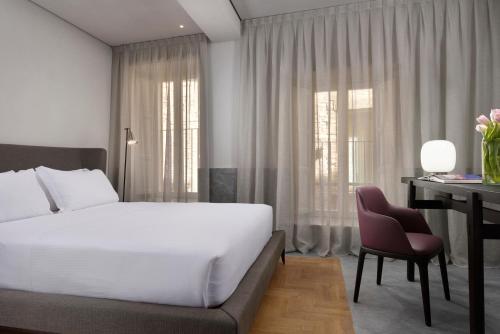 Double Room image 6