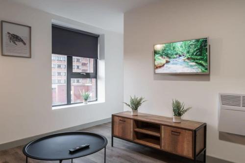 Modern 1 Bed Apartment in Liverpool Centre, Liverpool (photo 4)