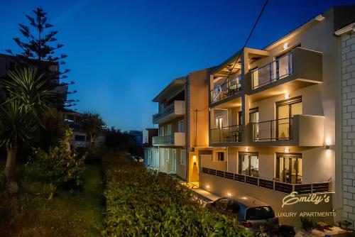 Emily's Luxury Apartments 3