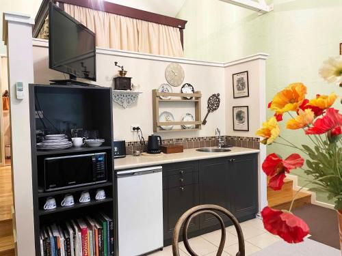 Gold and Grapes Garden Suites in Rutherglen