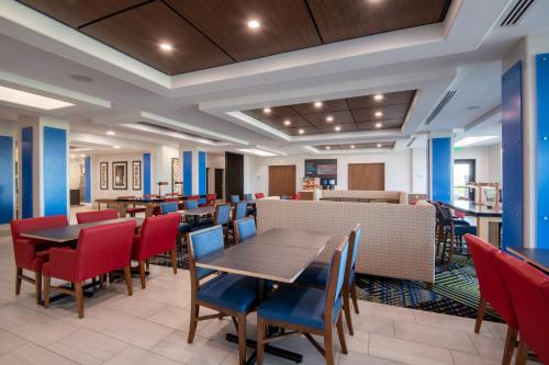 Holiday Inn Express Hotel & Suites Yuma, an IHG Hotel