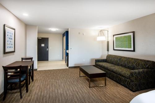 Holiday Inn Express Hotel & Suites Yuma, an IHG Hotel