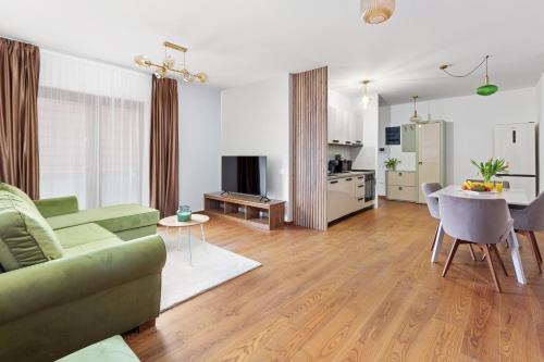 PEAK Aparthotel - Old Town - by CityHost 2
