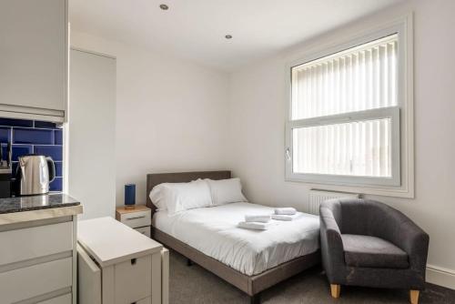 Modern and Cosy Budget Studio in Central Doncaster - Apartment