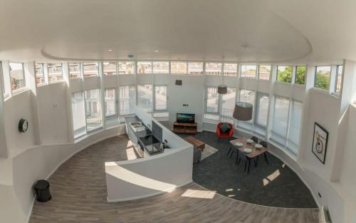 Stunning 2 Bedroom Apartment in Liverpool, Liverpool (photo 3)