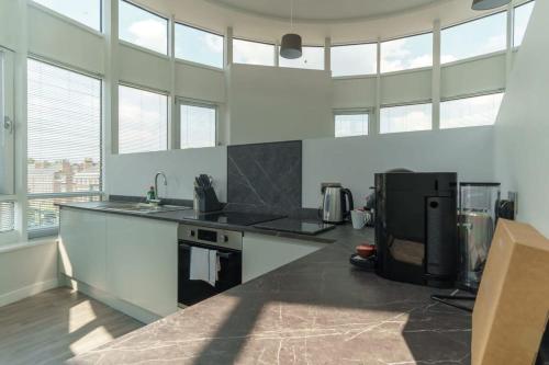 Stunning 2 Bedroom Apartment in Liverpool, Liverpool (photo 4)