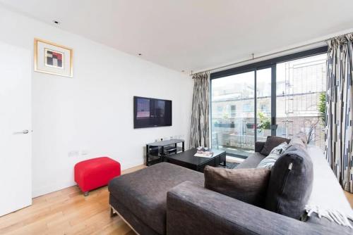 Fabulous 2 Bedroom Apartment w Balcony in London, Londyn (zdjęcie 7)