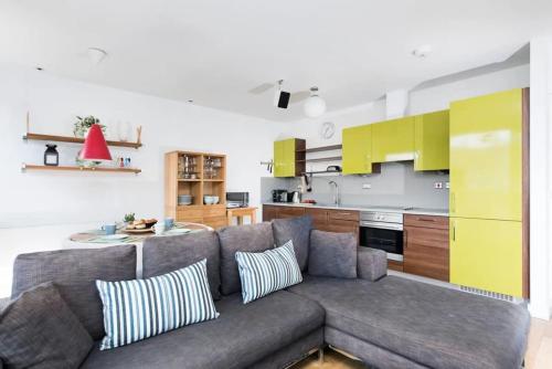 Fabulous 2 Bedroom Apartment w Balcony in London, Londyn (zdjęcie 9)