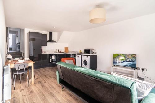 Modern 2 Bed Apartment in Waterloo Liverpool, Liverpool (photo 9)