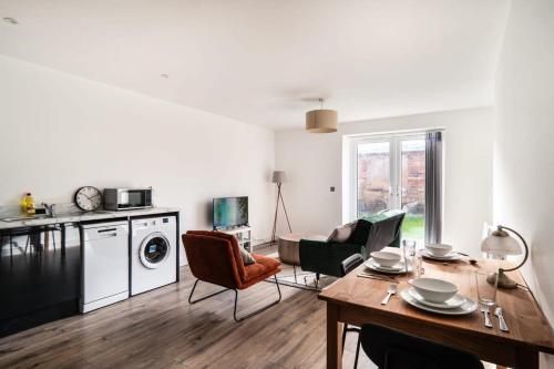 Modern 2 Bed Apartment in Waterloo Liverpool, Liverpool (photo 7)