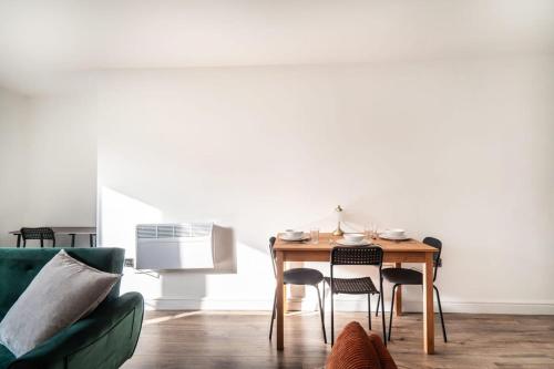 Modern 2 Bed Apartment in Waterloo Liverpool, Liverpool (photo 10)