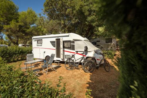 Sleeps 6