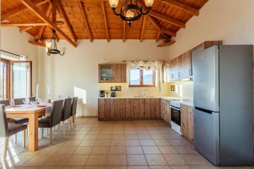 Mani Panoramic Views - Private Sunny Retreat Mani Panoramic Views - Private Sunny Retreat