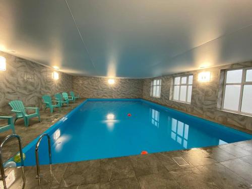 Peldbaseins, Hotel ELYSIUM in Irshava