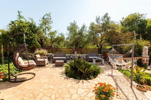 Mani's Garden Paradise - Elia Secluded Retreat