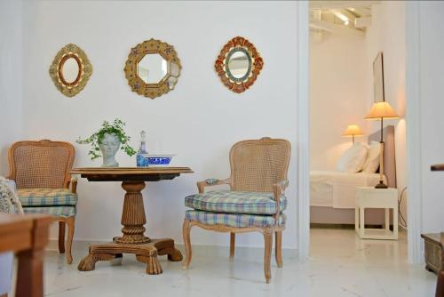 A Sea-licious Vacation - Chic & Style in Hydra - Tap to explore photos