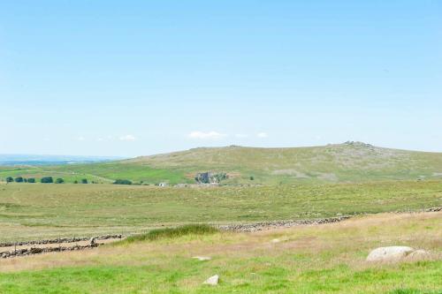 Dartmoor Barn on North Hessary Tor