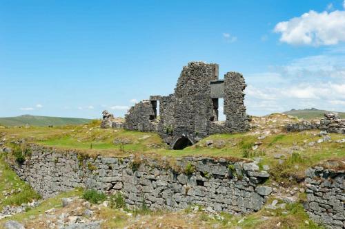 Dartmoor Barn on North Hessary Tor