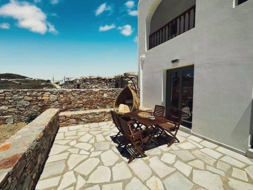 Ligaria Stone Maisonette Gem in Folegandros Heart