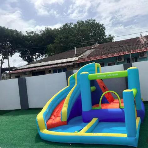 Kulai landed corner lot+kids pool+ mini waterpark