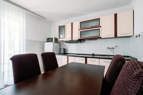 ห้องครัว, Sea Apartments in คราซิซี