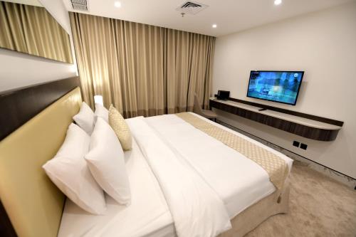 Carlton Tower Hotel Kuwait Room Type - Standard King Room