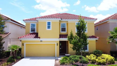 Huge10Bd Spa Gm Pool Solterra-5252OA in Davenport, USA