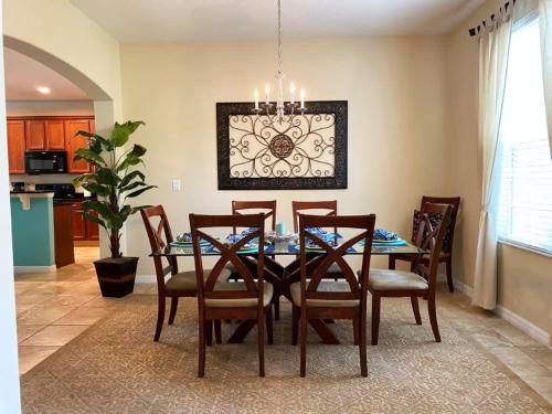 Spacious 5Bd Pool Hm Spa Gm Watersong -256YS in Davenport, USA