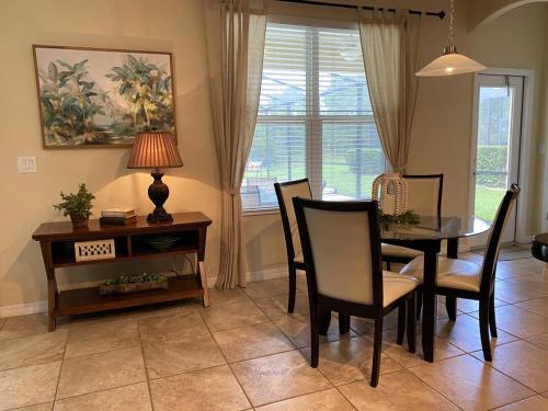 Spacious 5Bd Pool Hm Spa Gm Watersong -256YS in Davenport, USA