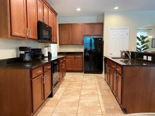 Spacious 5Bd Pool Hm Spa Gm Watersong -256YS in Davenport, USA