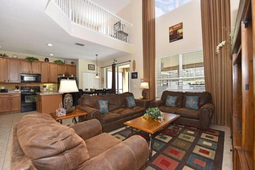 Watersong Resort 6Bd Pool Hm 2 Master Suites-956OC in Davenport, USA