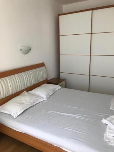 Apartment with Sea View image 8
