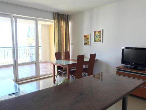 Apartment with Sea View image 7