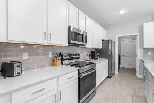 New Beautiful 3 Bed Home Great Location-221DS in Palm Bay, USA