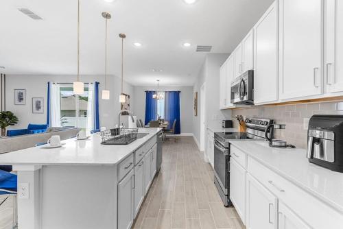 New Beautiful 3 Bed Home Great Location-221DS in Palm Bay, USA