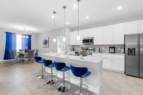New Beautiful 3 Bed Home Great Location-221DS in Palm Bay, USA