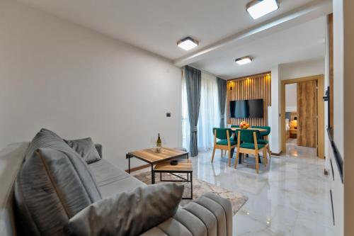 4 bedrooms, 7 beds