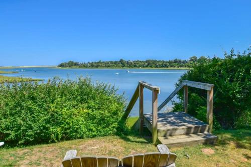 Seaside Retreat w Private Beach Landing