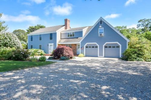 Beautiful Spacious Family Retreat w Pool