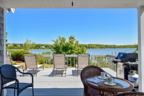 Waterfront with Private Dock, Eastham (Foto 2)