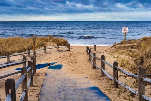 Minutes to Oceanside Beaches