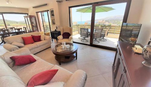 Poseidonos by the Sea, Sunion